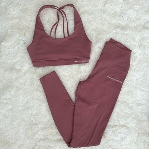 Spiritual Gangster active set size xs /pink/mauve/blush